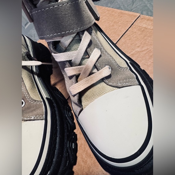 High-Top Lace-Up Boots in Beige and Black FOR SALE !!! 5/3/25 - Picture 10 of 12